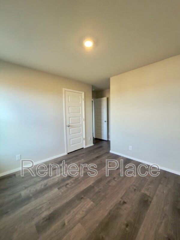 Building Photo - 2103 S Lakin Ln