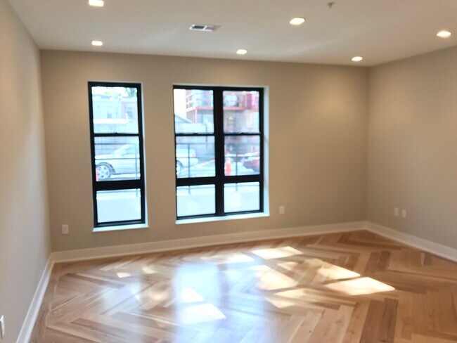 Building Photo - 1345 K St SE