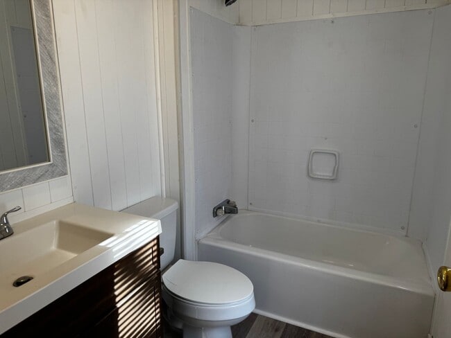 Building Photo - Three Bedroom Single Wide Home in Troutman