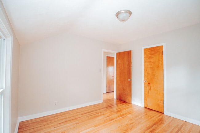 Building Photo - 3518 Almeda Dr