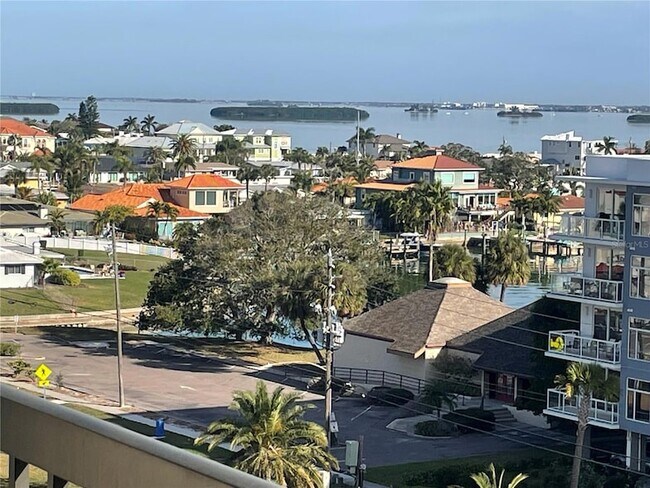 Building Photo - 400 Island Way