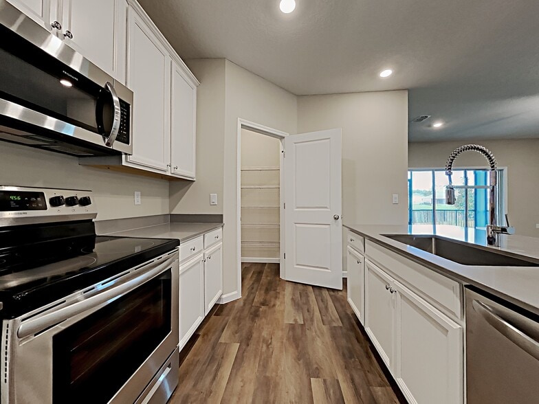 Building Photo - 123 Edge Pk Trl