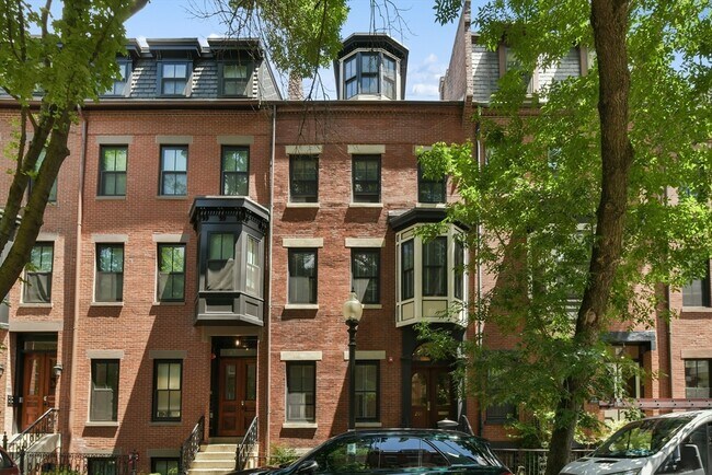 Primary Photo - 209 W Springfield St