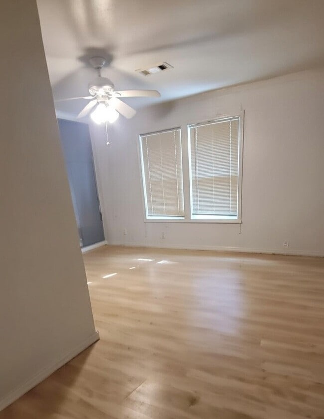 Building Photo - 941 Ashland Blvd