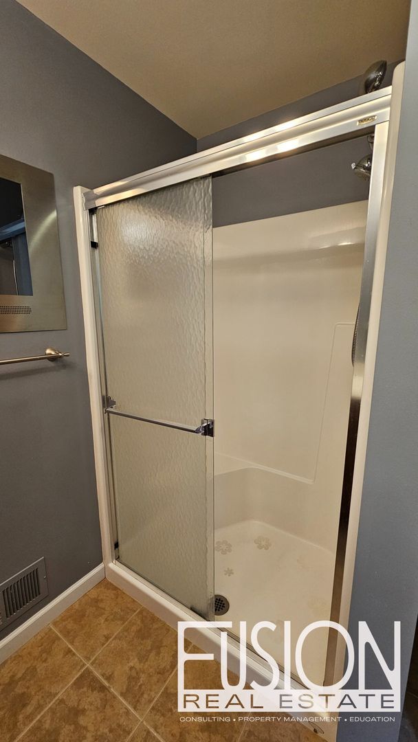 Building Photo - FREE July Rent for this Quiet, Four Bedroo...