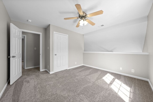 Building Photo - 3792 McAllister Dr