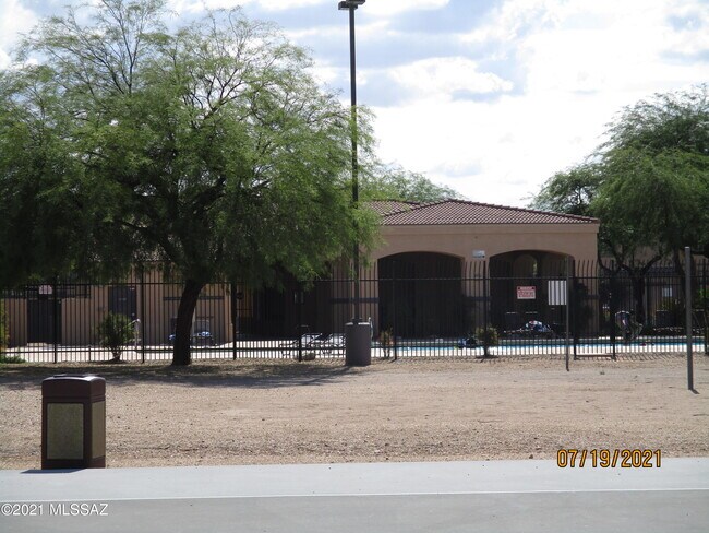 Building Photo - 6482 E Brushback Loop