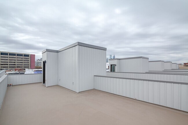 Building Photo - Northern Liberties Townhome