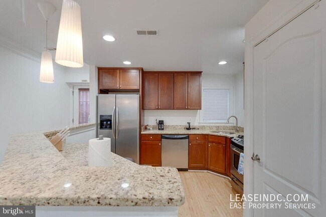 Building Photo - 21 Q St NW