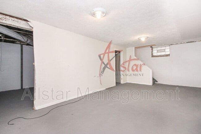 Building Photo - 3801 Woodridge Rd