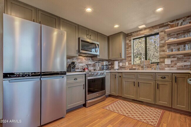 Building Photo - 6823 Fara Dr