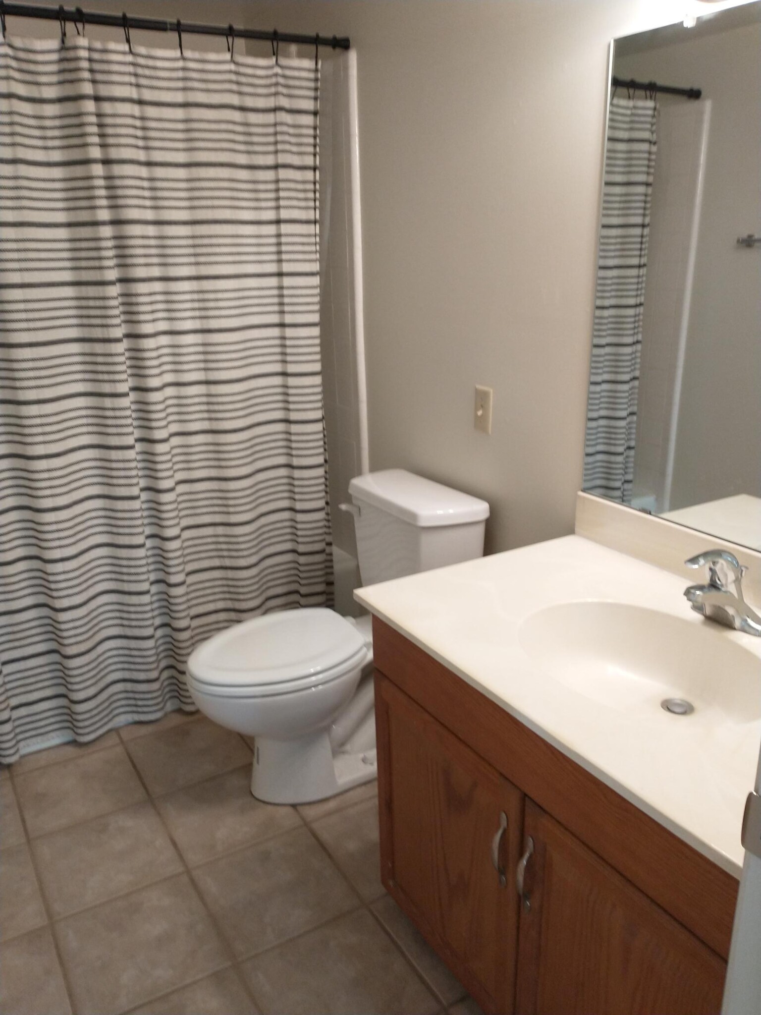 guest bath - 2841 N 61st Pl