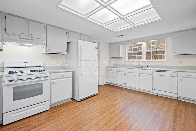 Building Photo - 4149 Oak Ferry Dr NE