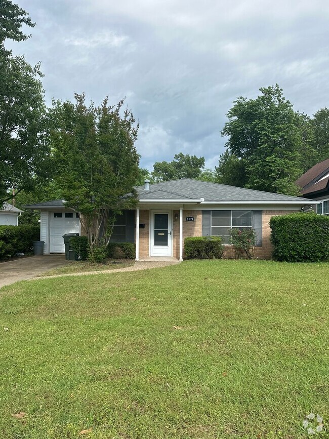 Building Photo - ~ 3/2/1 For Rent in Midtown Tyler ~
