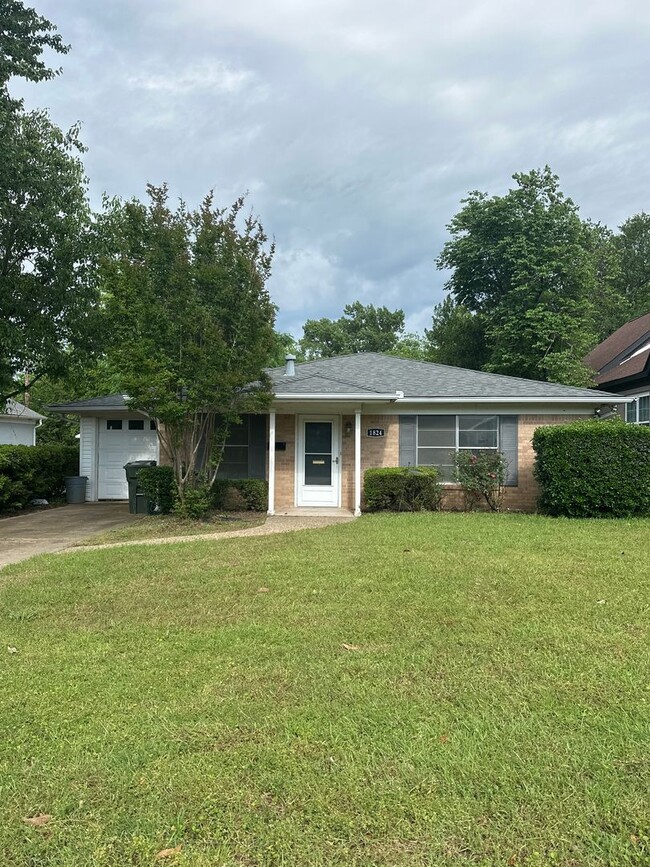 Primary Photo - ~ 3/2/1 For Rent in Midtown Tyler ~