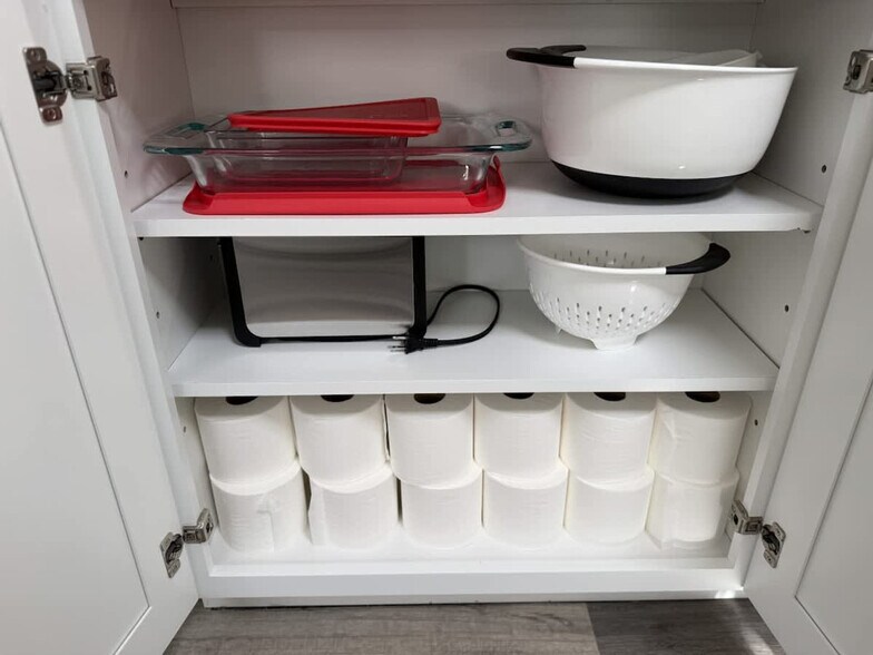 Building Photo - 4 Auburn Ave Ext