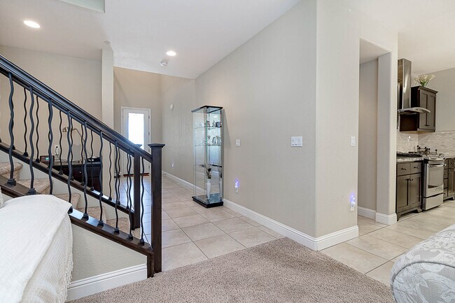 Building Photo - 582 Pasture Ave