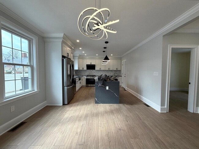 Building Photo - 67 Jewett St