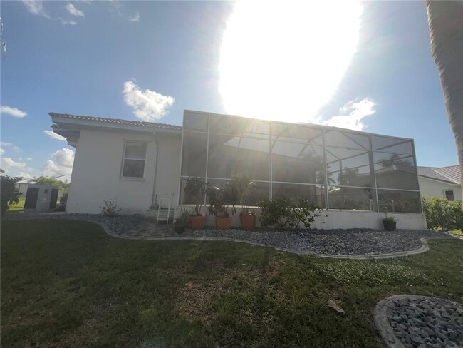 Building Photo - 5011 Key Largo Dr