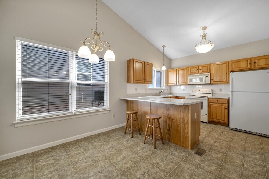 Building Photo - 1583 Briarchase Dr