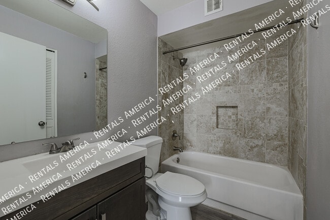 Building Photo - 6312 S College Ave