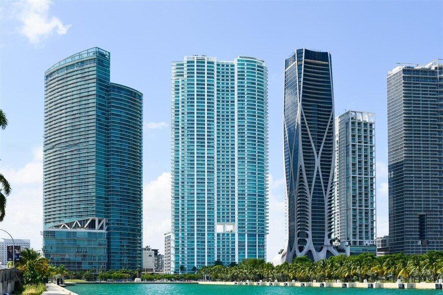 Building Photo - 900 Biscayne Blvd