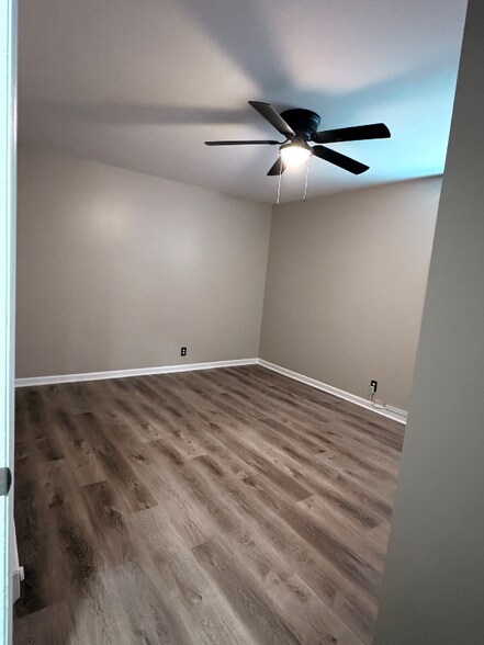 Building Photo - 2741 Jones Ave