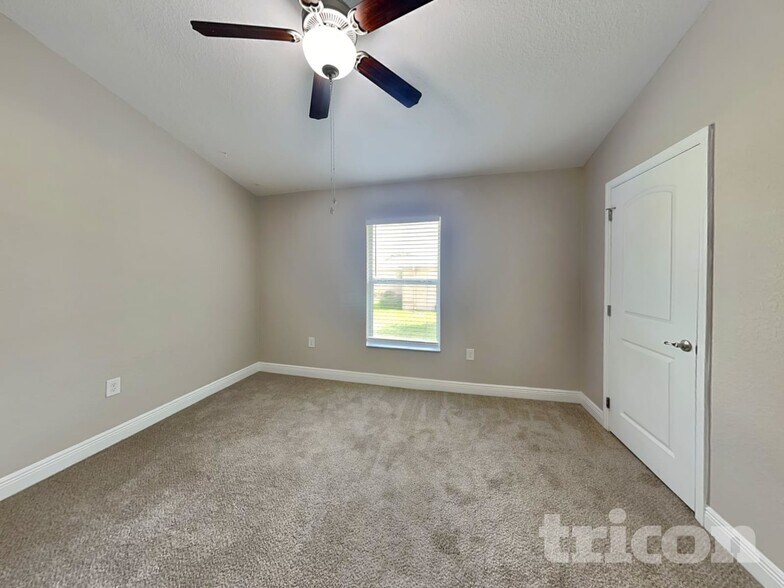 Building Photo - 6681 Freeport Dr