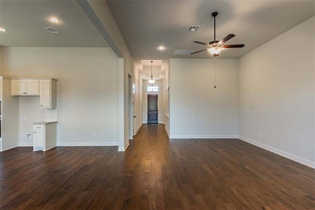 Building Photo - 932 Hezekiah Ln