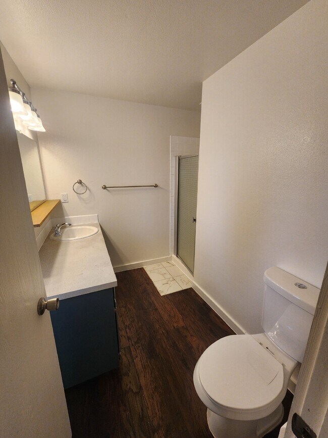 Building Photo - Very Large 3BR, 3BTH, Full Basement, Near Black Bay Park in Post Falls