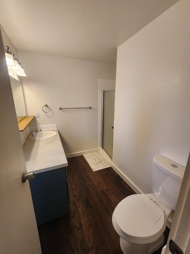 Building Photo - Very Large 3BR, 3BTH Near Black Bay Park in Post Falls