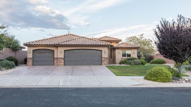 Building Photo - Custom 3 Bedroom Single-Family Home in Pri...