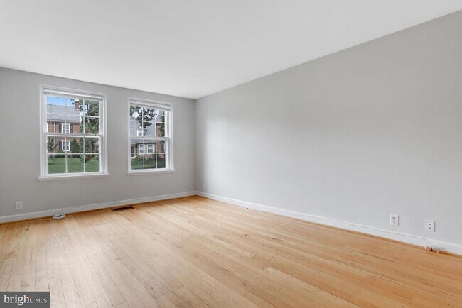 Building Photo - 3369 S Stafford St