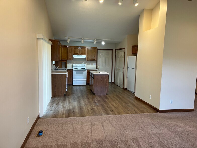 Kitchen - 2928 E Buckskin Dr