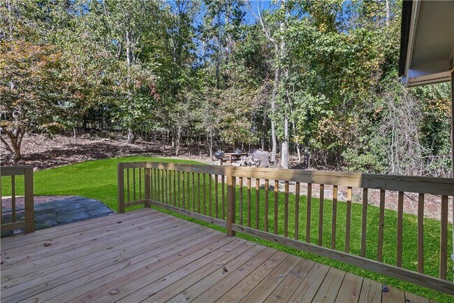 Building Photo - 4684 Ben Hill Dr