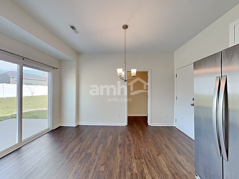 Building Photo - 1009 Fieldmere Pl