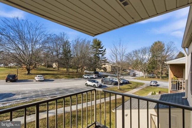 Building Photo - 463 Old Forge Crossing