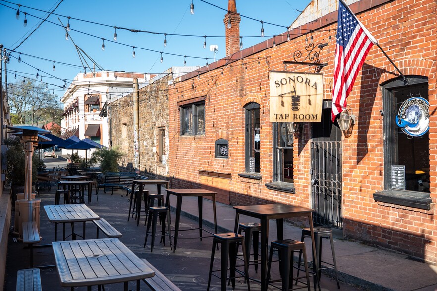 Building Photo - 951 Shaws Flat Rd