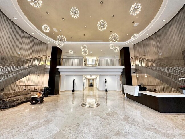 Building Photo - 511 SE 5 Ave