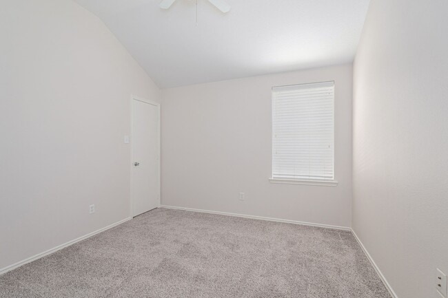Building Photo - 1329 Missouri St