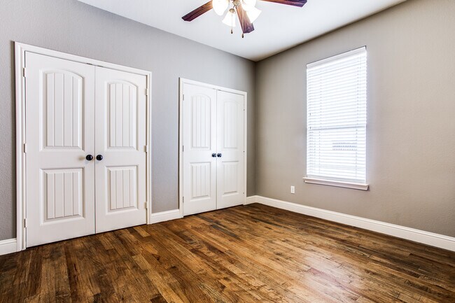 Building Photo - 2712 Lubbock Ave