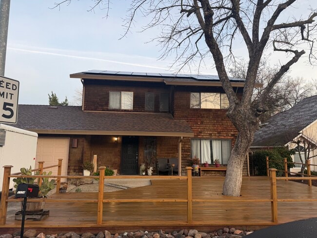 Building Photo - 1174 River Bluff Dr