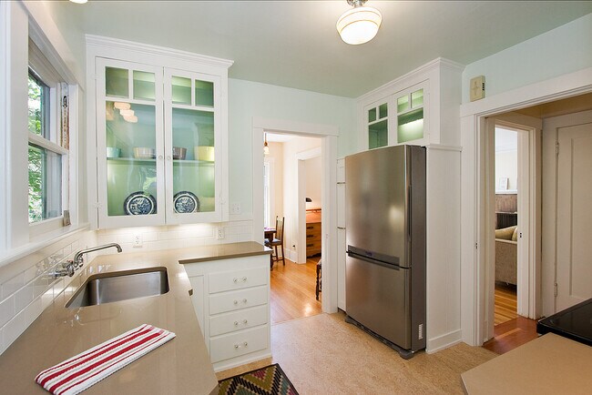 Building Photo - 306 NE 44th ST