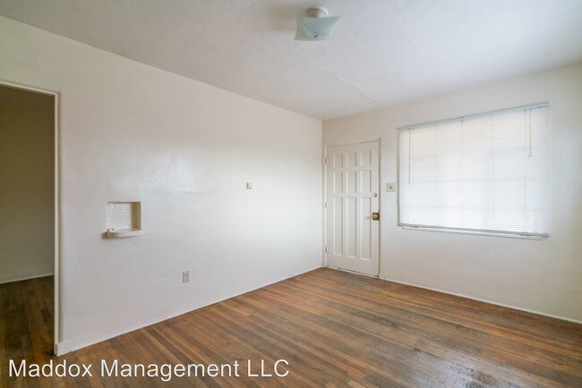 Building Photo - 510 Adams St NE