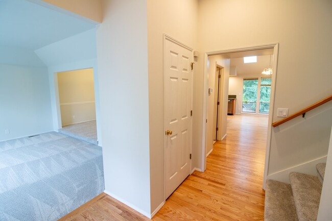 Building Photo - 4bd/2.75ba Sammamish Home