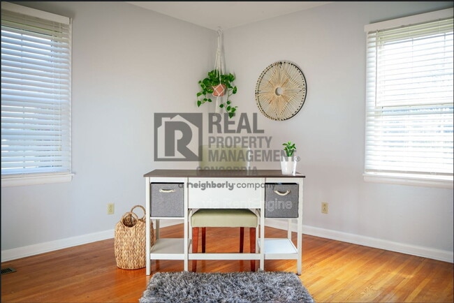 Building Photo - 550 Scenic Dr