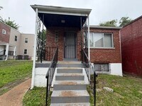 Building Photo - Move in Ready