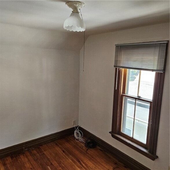 Building Photo - 217 Merriman St