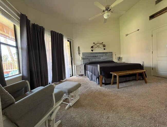 Building Photo - 10364 Fairway Loop