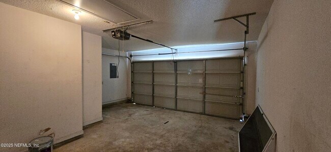 Building Photo - 7879 Georgia Jack Dr N